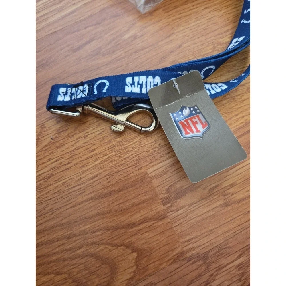 NFL Indianapolis Colts Dog Leash Football Blue NWT Durable Metal Carabiner